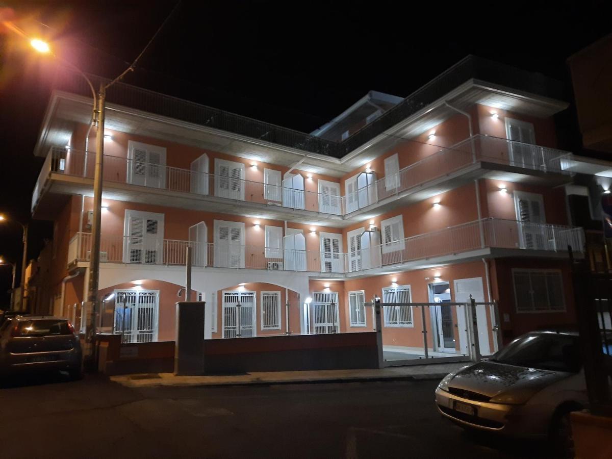 Oasi Perla Del Mare Rooms อาชิ กัสเตลโล ภายนอก รูปภาพ