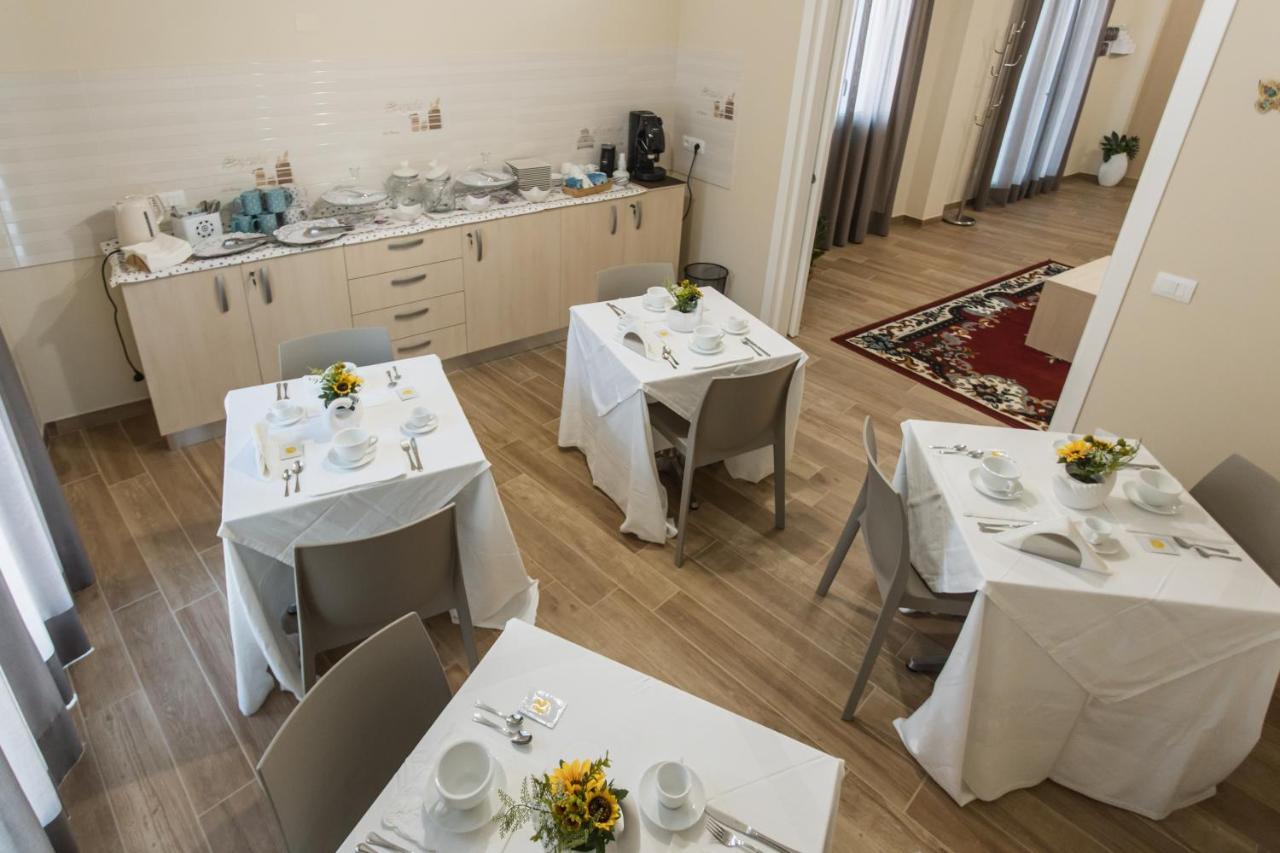 Oasi Perla Del Mare Rooms อาชิ กัสเตลโล ภายนอก รูปภาพ