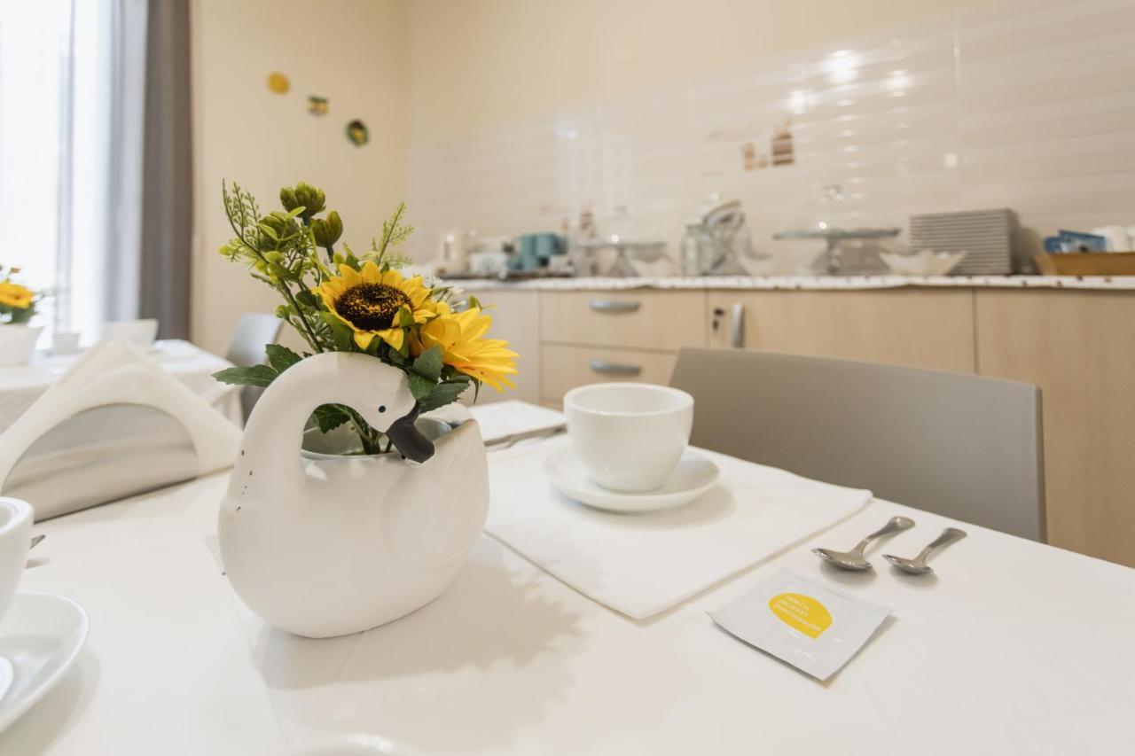 Oasi Perla Del Mare Rooms อาชิ กัสเตลโล ภายนอก รูปภาพ