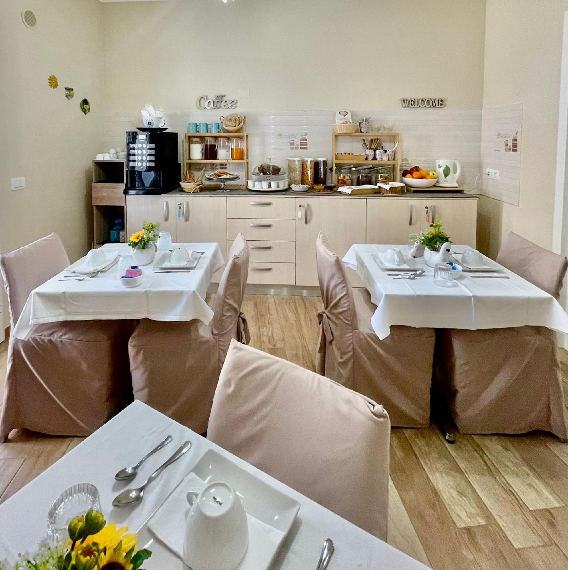Oasi Perla Del Mare Rooms อาชิ กัสเตลโล ภายนอก รูปภาพ